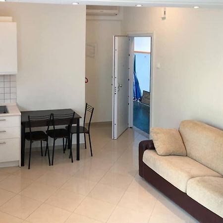 Cozy Studio Near The Beach 1Stfloor Nea Iraklitsa ภายนอก รูปภาพ